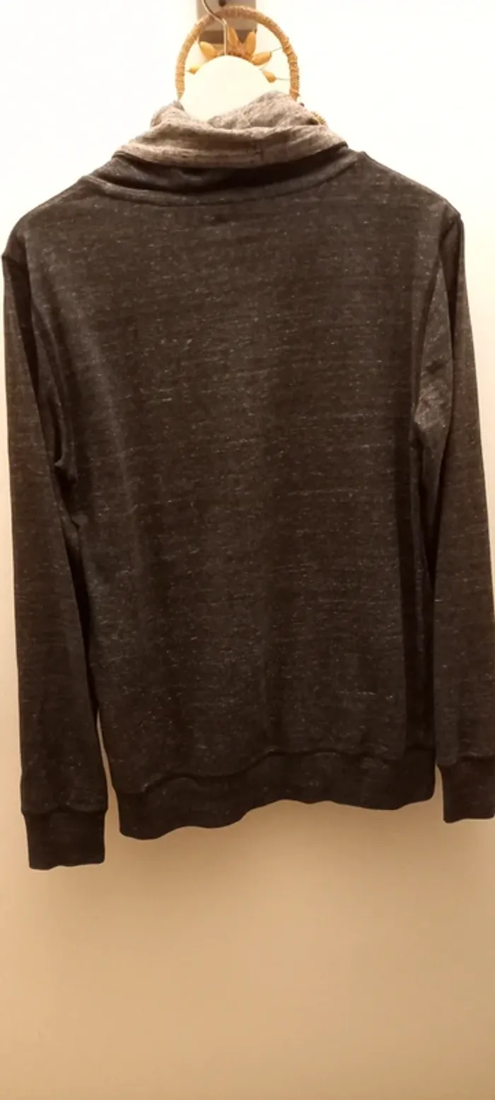 Pull léger gris - photo numéro 3