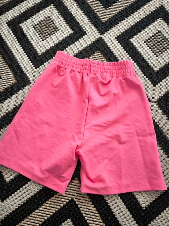 Short taille L 40 neuf - photo numéro 2