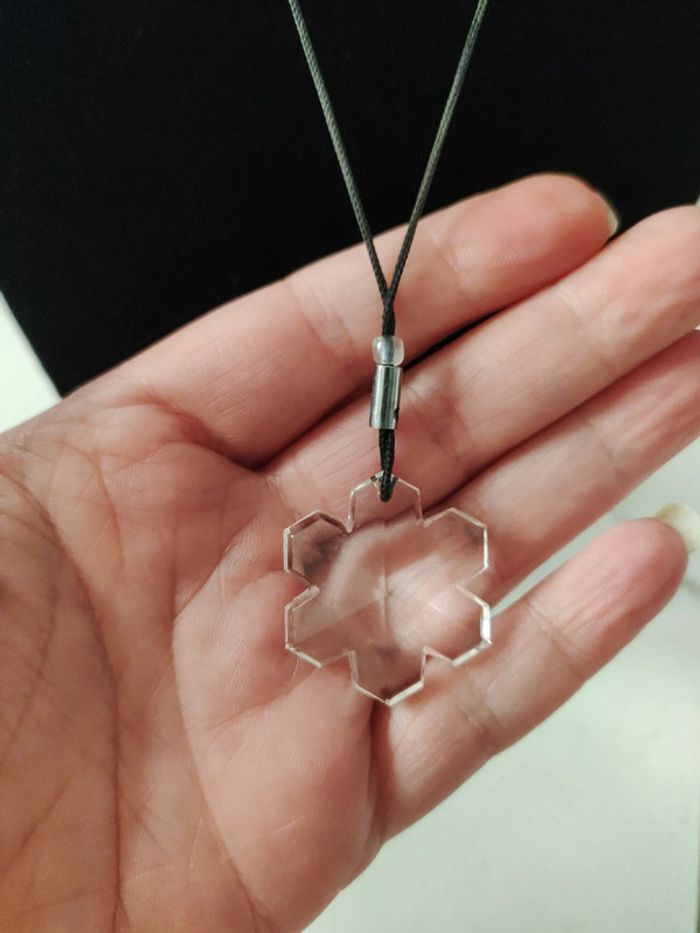 Collier avec pendentif flocon - photo numéro 3