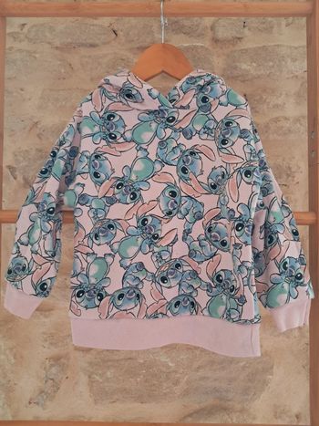 Sweat à capuche rose stitch 2 / 3 ans très bon état