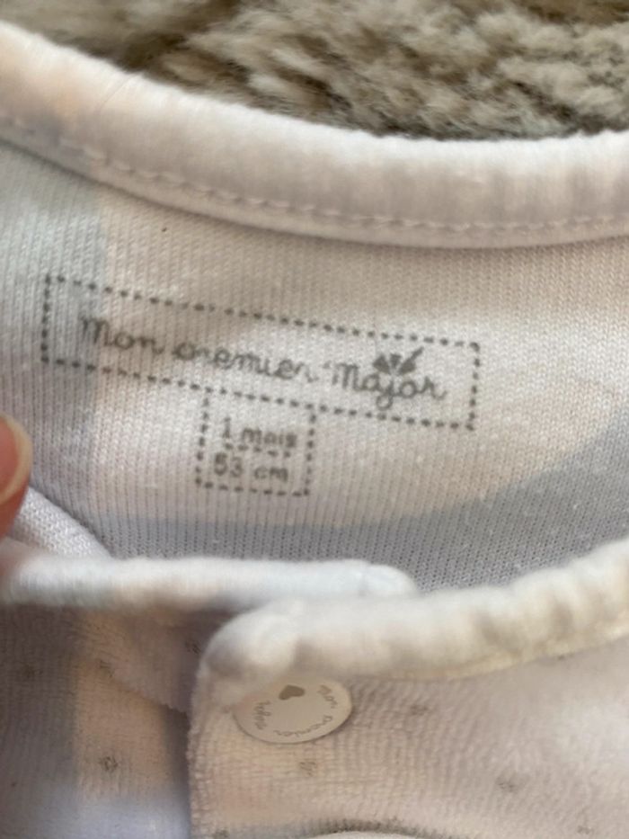 Pyjama 1 mois - photo numéro 2