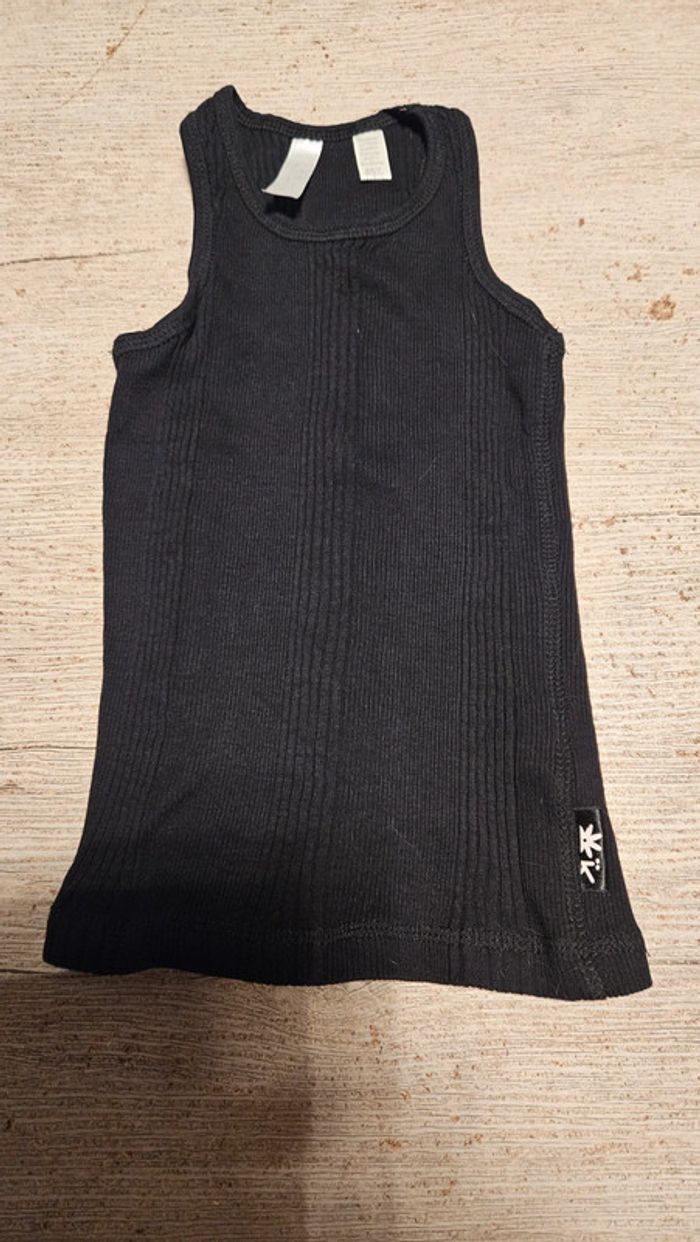 Débardeur fille noir, cotellé, Okaïdi, 6 ans, jamais mis - photo numéro 3