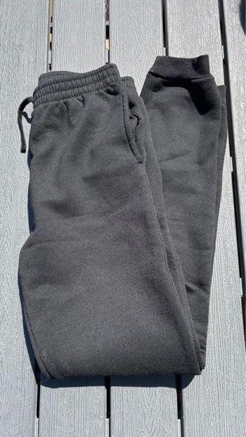 Jogging noir taille 13/14 ans