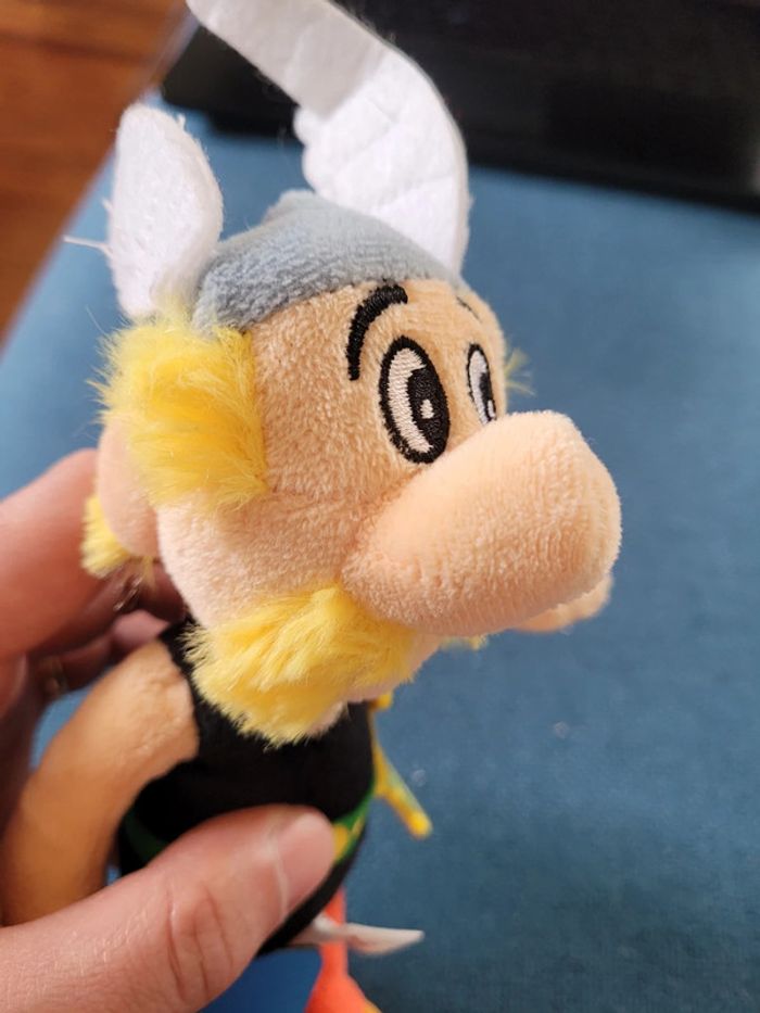 RARE Peluche officielle Asterix 60 ans avec etiquette, 20cm, collection épée - photo numéro 5