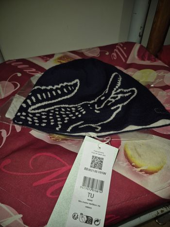 Bonnet lacoste neuf