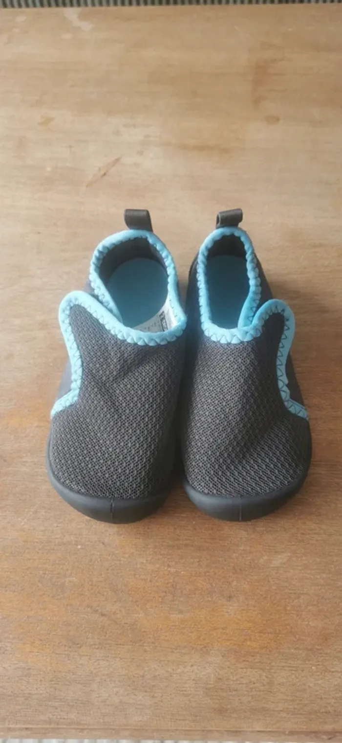 🌼Chaussons souples antidérapants mixtes Decathlon T25 Premiers pas, babygym, rentrée état neuf 🎒 - photo numéro 2