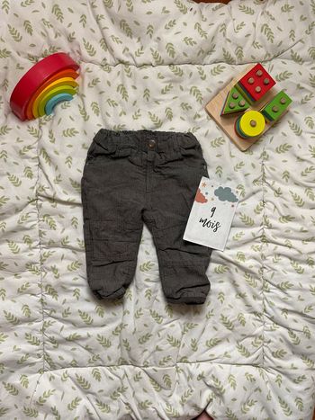 pantalon doublé gris et noir 9 mois
