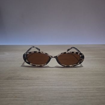 Lunettes de Solei Ovales - Y2K Vintage 90s-2000s - Unisexe Sunglasses - Verres Teintés  Noirs