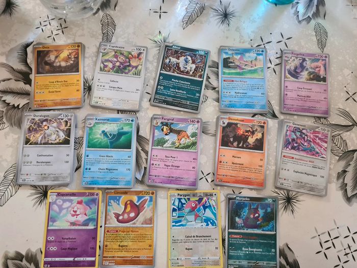 Lot de 100 cartes pokemon 4 brillantes
