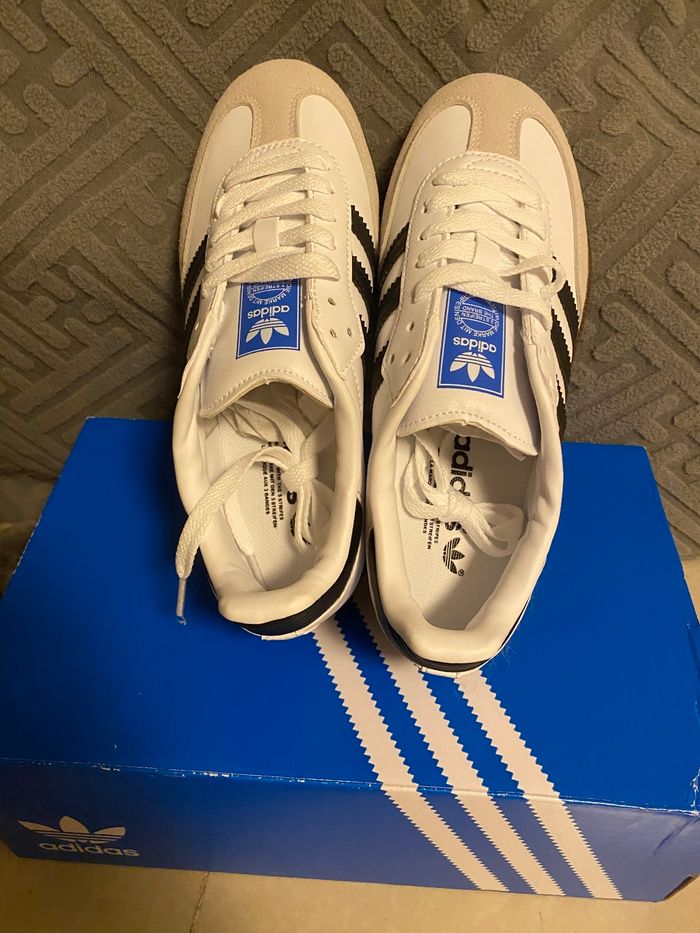Baskets Adidas Taille 37 - photo numéro 2