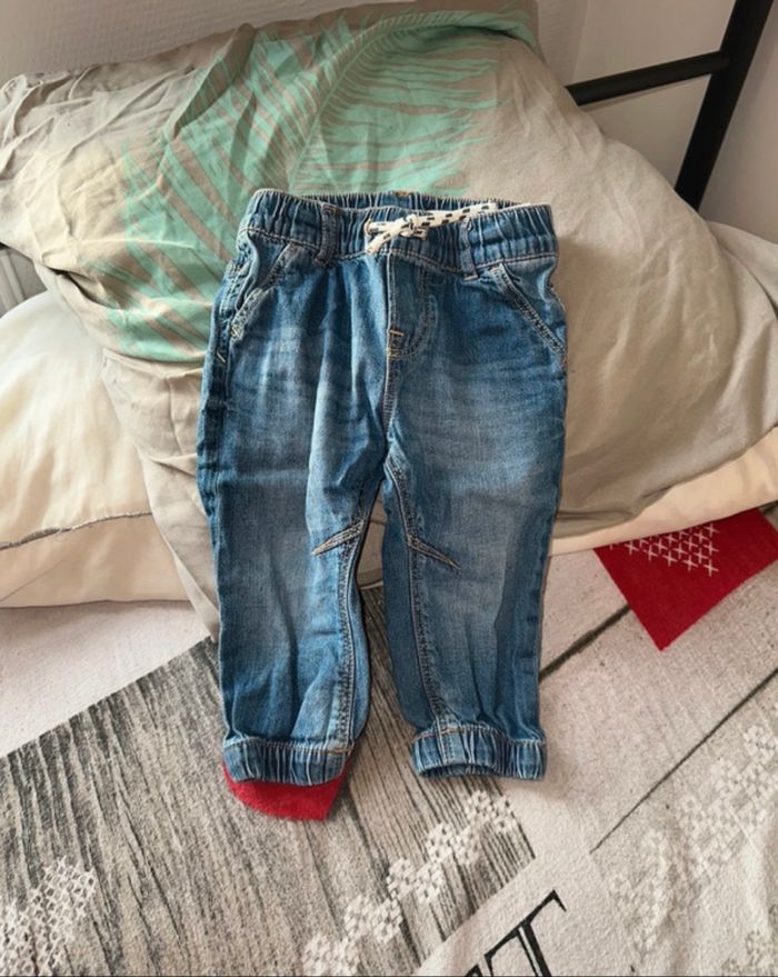 Jeans bb garçon taille 6-9 mois🐼