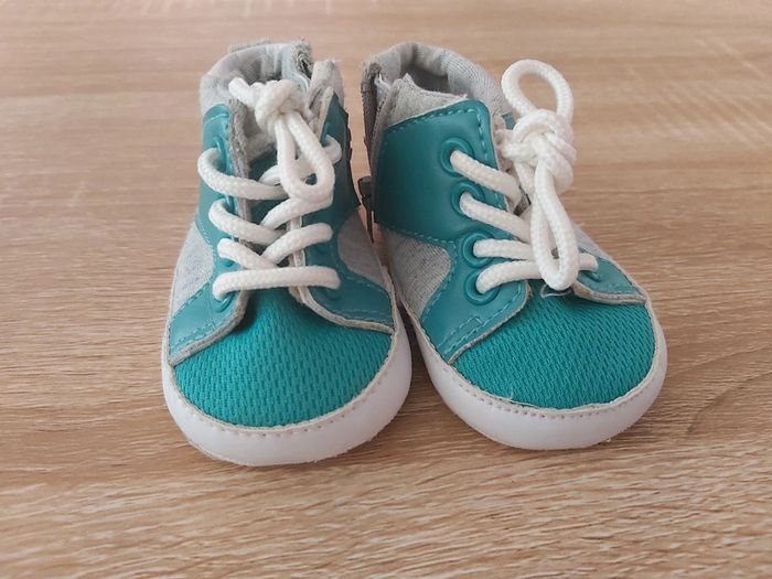 Chaussures bébé 3/6 mois - photo numéro 2