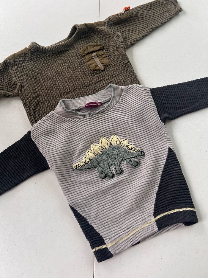 Lot de deux pulls sergent major/ la fabrique des garçons  taille 3 ans  Très bon état    Prix sur les lots               #bebefille6mois   #bebegarcon #naissance #naissancegarcon #nourrisson #maternité #sacfemme #grossesse #ensemblebebe #prixnegociab - photo numéro 2