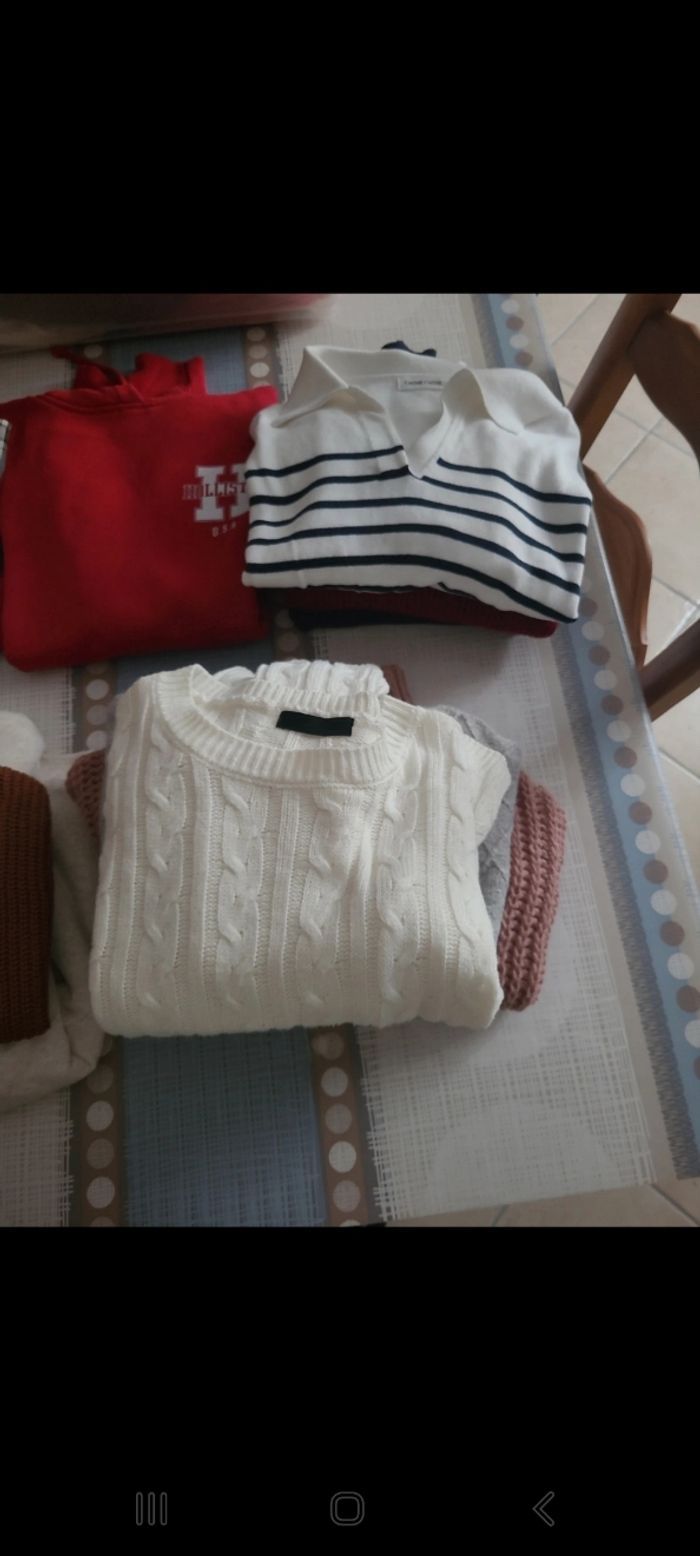 Vends lot pulls chemises plus d info en contacté taille xs et s