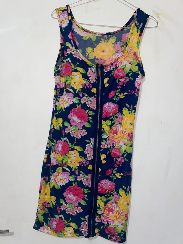 Robe élastique colorée fleurie