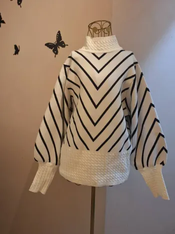 Pull blanc & fines rayures