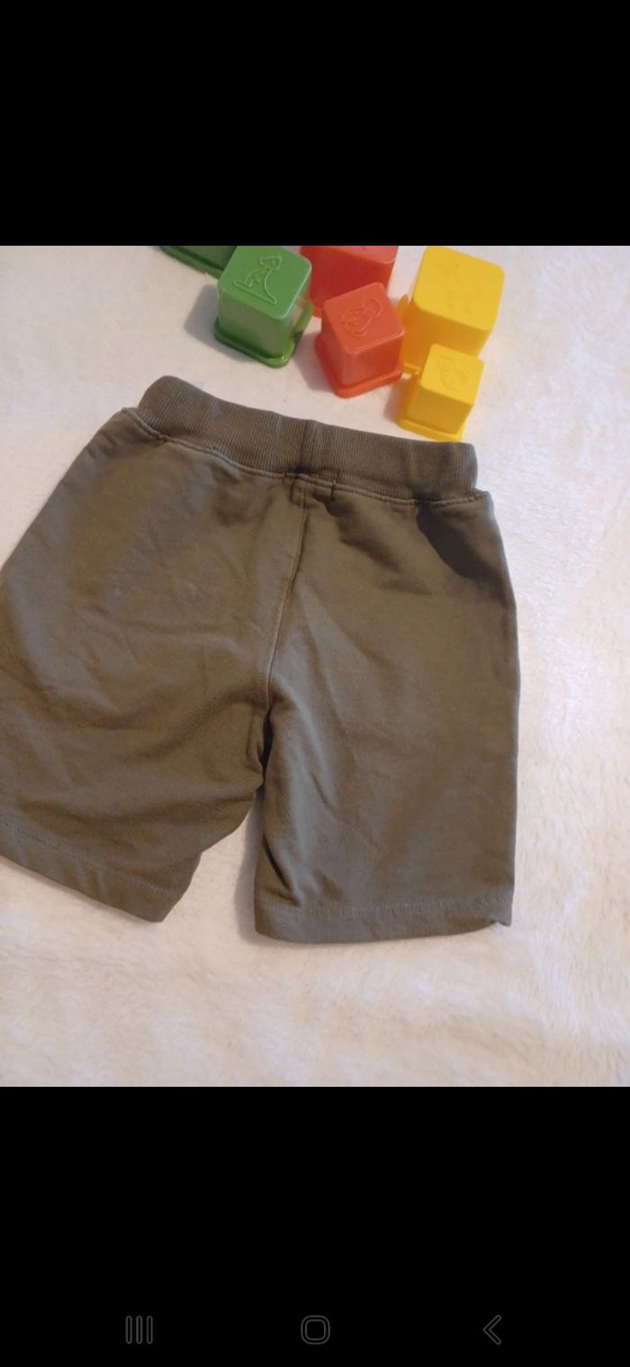 Short garçon taille 3 ans - photo numéro 4