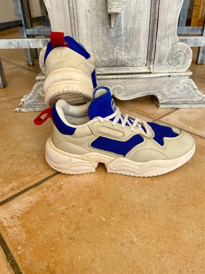 Chaussures Adidas supercourt