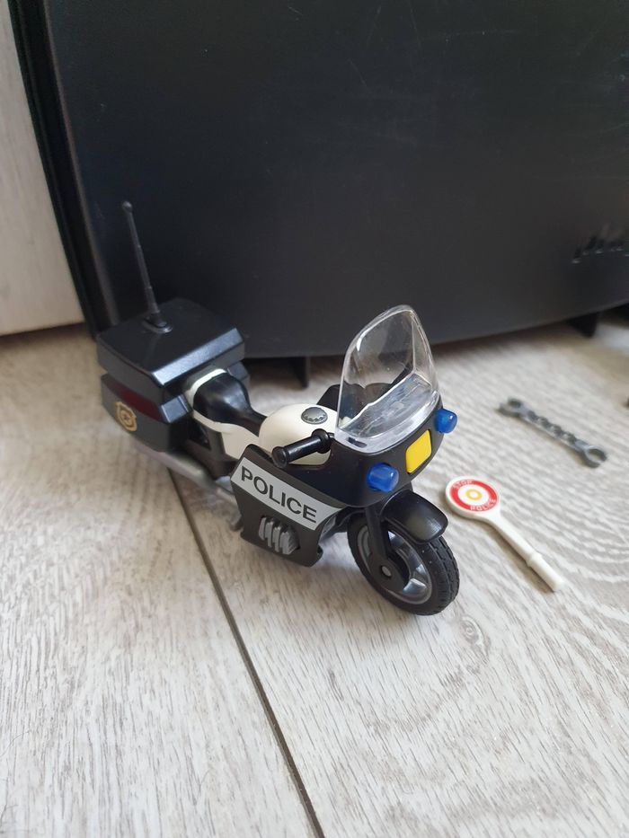 Playmobil City action 5648 Valisette police - photo numéro 2