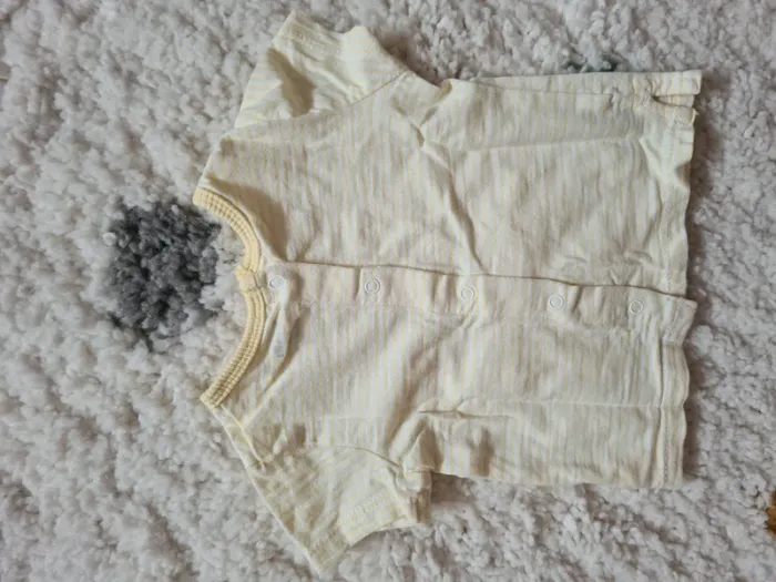 Lot 2 t-shirts bébé garçon 3 mois. Kiabi - photo numéro 4