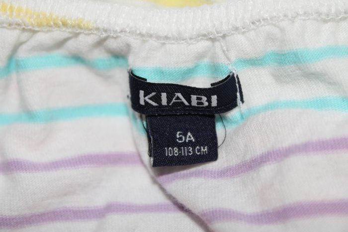 🌈 Combishort Kiabi blanche à rayures pastel - Taille 5 ans 🌈 - photo numéro 3