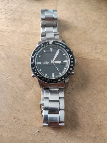Montre quartz Lip Tachymètre World time