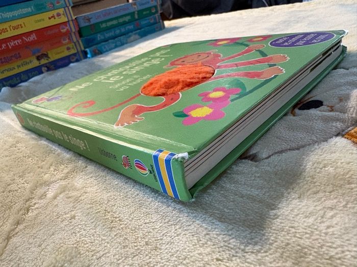 Livre sonore et à toucher usborne sam taplin ne chatouille pas le singe - photo numéro 8