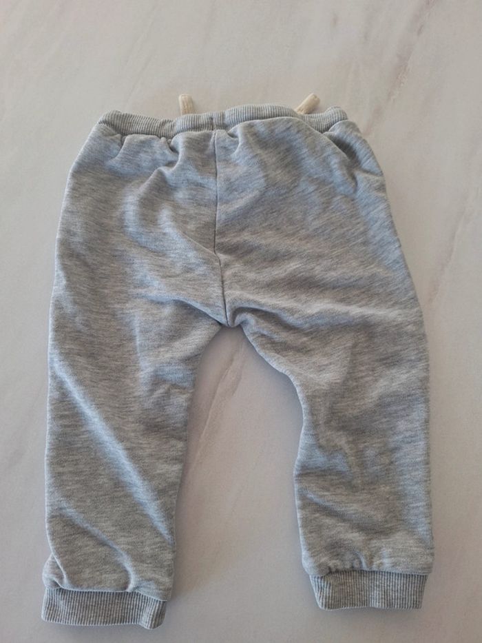 👖 Pantalon de jogging bébé – KIABI – 18 mois - photo numéro 4