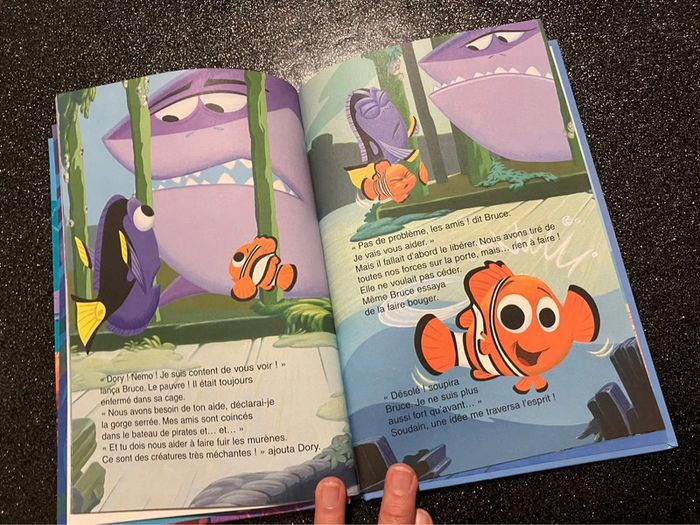 Livre Disney Le monde de Nemo Drôle de requin - photo numéro 11