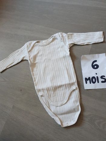 Body 6mois