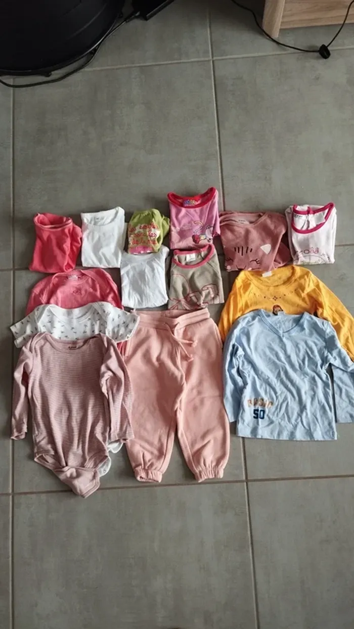 Lot de 14 vêtements enfant fille 24 mois 2 ans