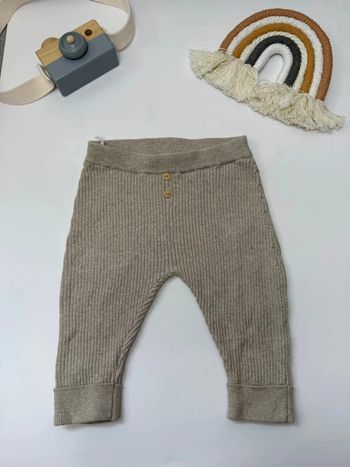 Legging côtelé H&M baby taille 6 mois, 68 cm comme neuf