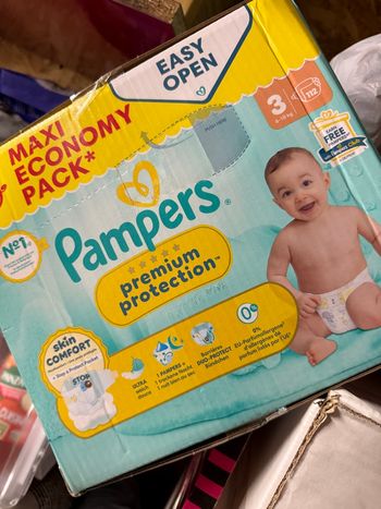 Couches Pampers 