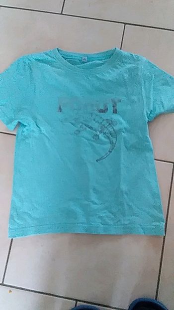 Tee shirt t 6a .Bon état dessin effacé