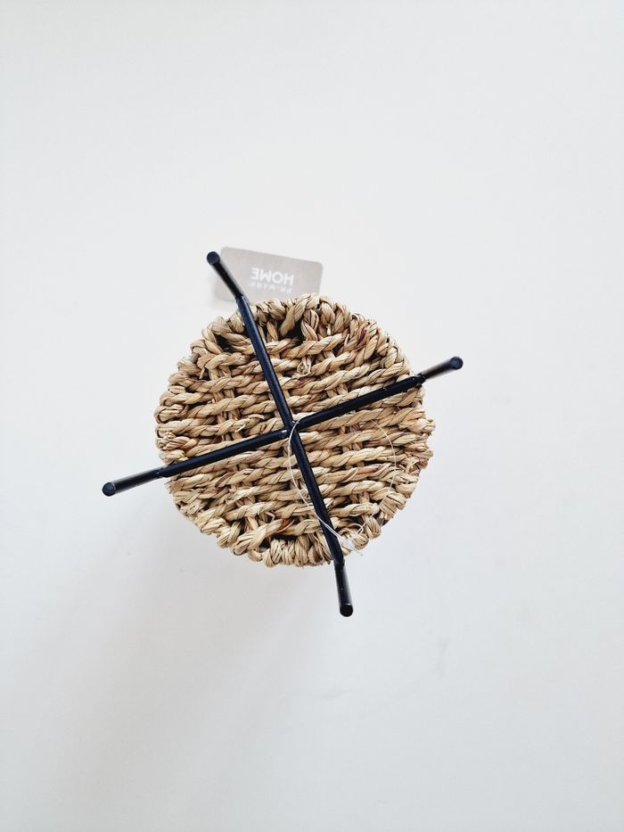 Primark - Cache-pot en osier, sur pieds en métal noir - Neuf avec étiquette ! - photo numéro 8