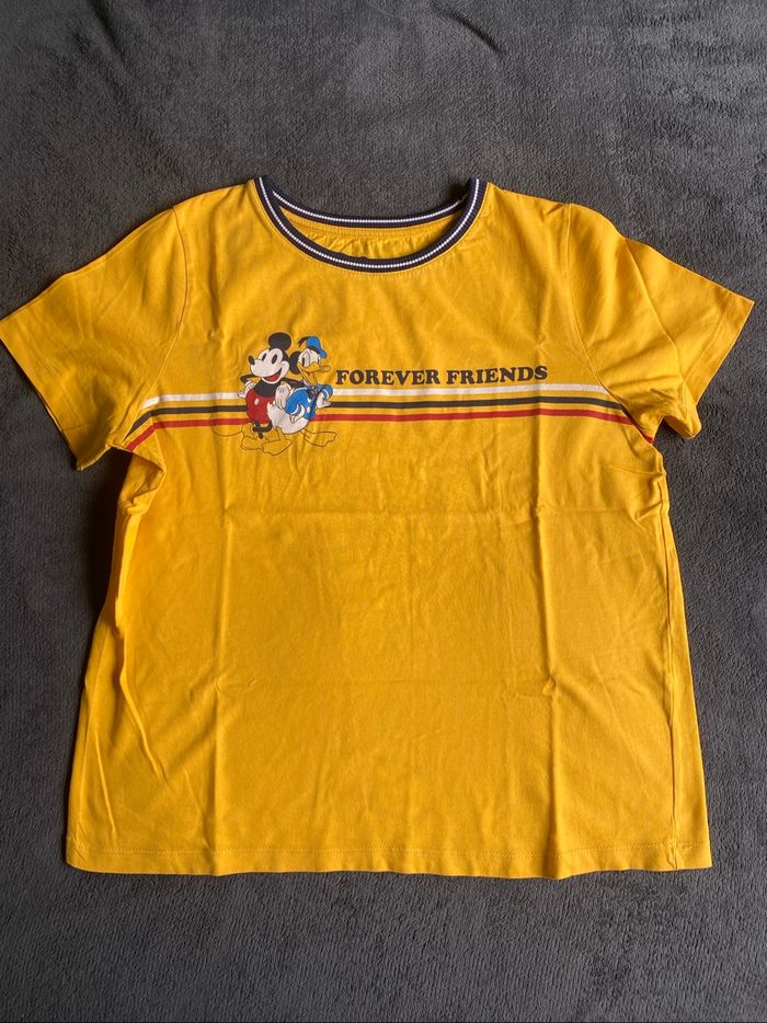 Tee-shirts jaune Disney