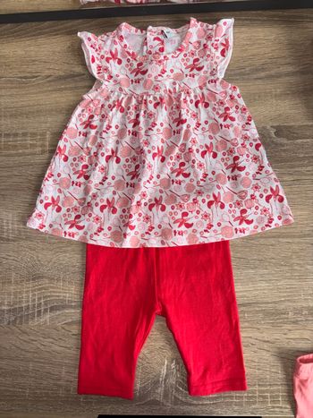 Ensemble fleuri rouge 