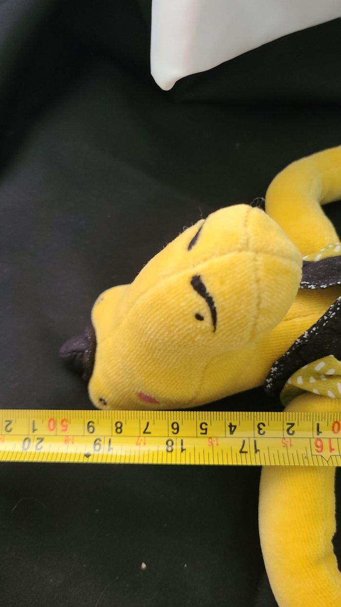 Peluche doudou crocodile jaune Ernest LES BROC & ROLL'S Moulin Roty 50 cm - photo numéro 2