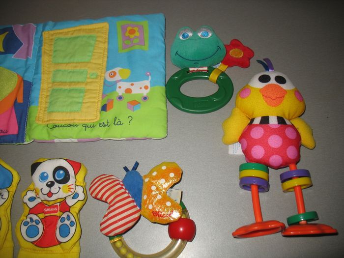 LOT DE 5 JOUETS D'ÉVEIL "DIVERSES MARQUES" - n°04 - photo numéro 4