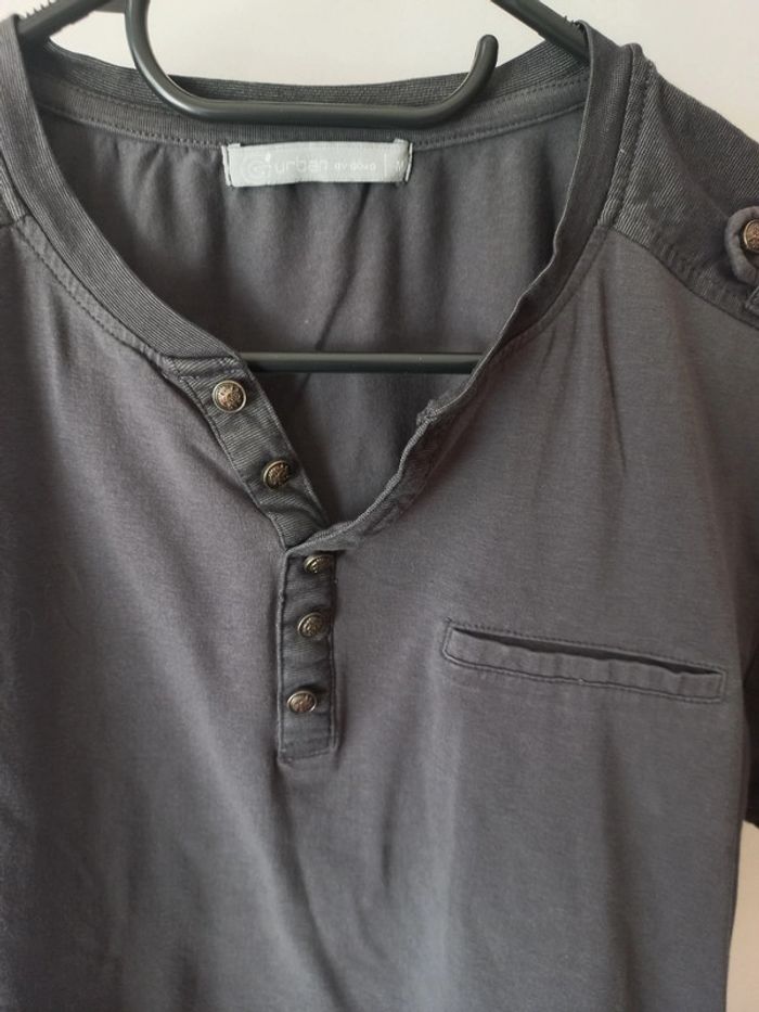 Tee-shirt avec boutons - photo numéro 4
