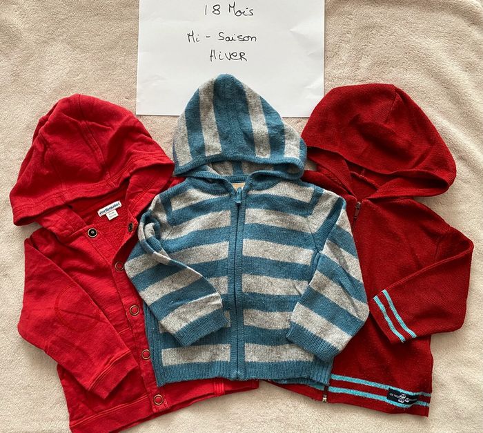Lot 1 gilet réversible Neuf et 3 gilets zippés à capuche TBE - 18 mois - Obaïbi, Vertbaudet & autre - photo numéro 8