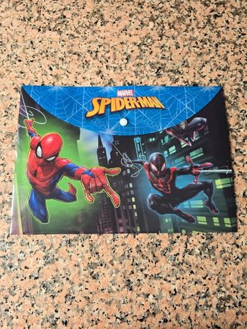 Pochette A4 spiderman neuf