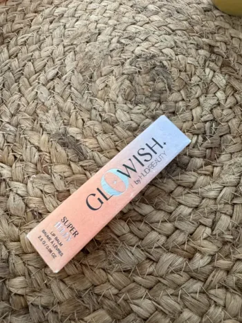 Glowish by hudabeauty super jelly baume à lèvres 2,5G blueberry valeur 22€