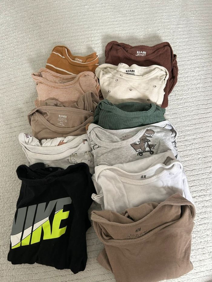 Lot de 11 bodies manches longues 24 mois