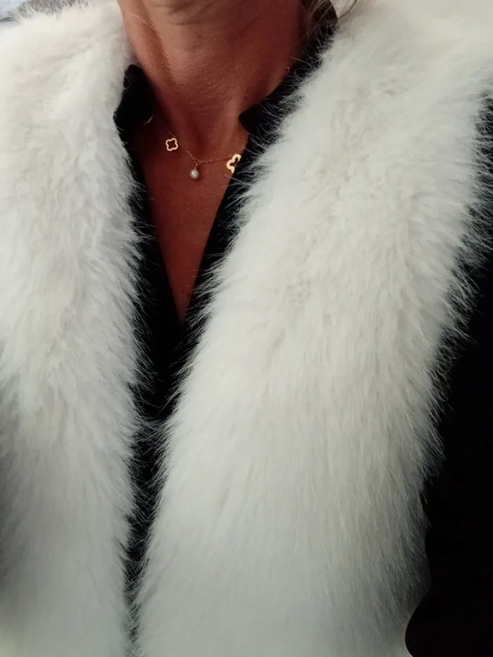 Gilet blanc fourrure et dentelle - photo numéro 4