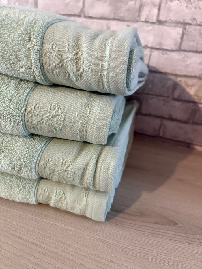 Drap de bain Christian Lacroix neuf étiqueté - photo numéro 4