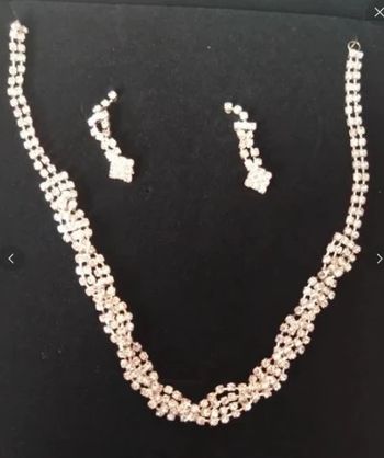 Parure fantaisie faux diamants collier et boucles d'oreilles