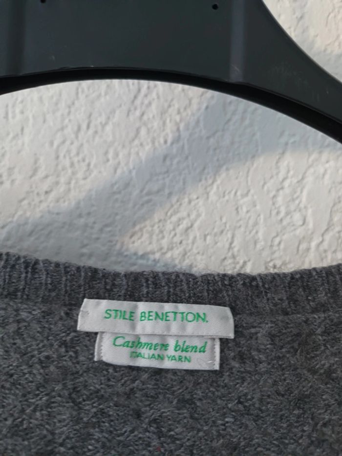 Joli pull en cachemire gris Stile Benetton taille S/M - photo numéro 2