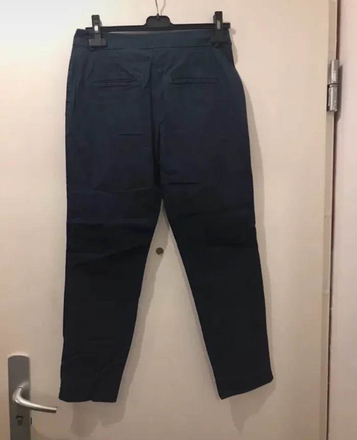 Pantalon femme camaïeu coupe droite tissu bleu marine taille 42 - photo numéro 2