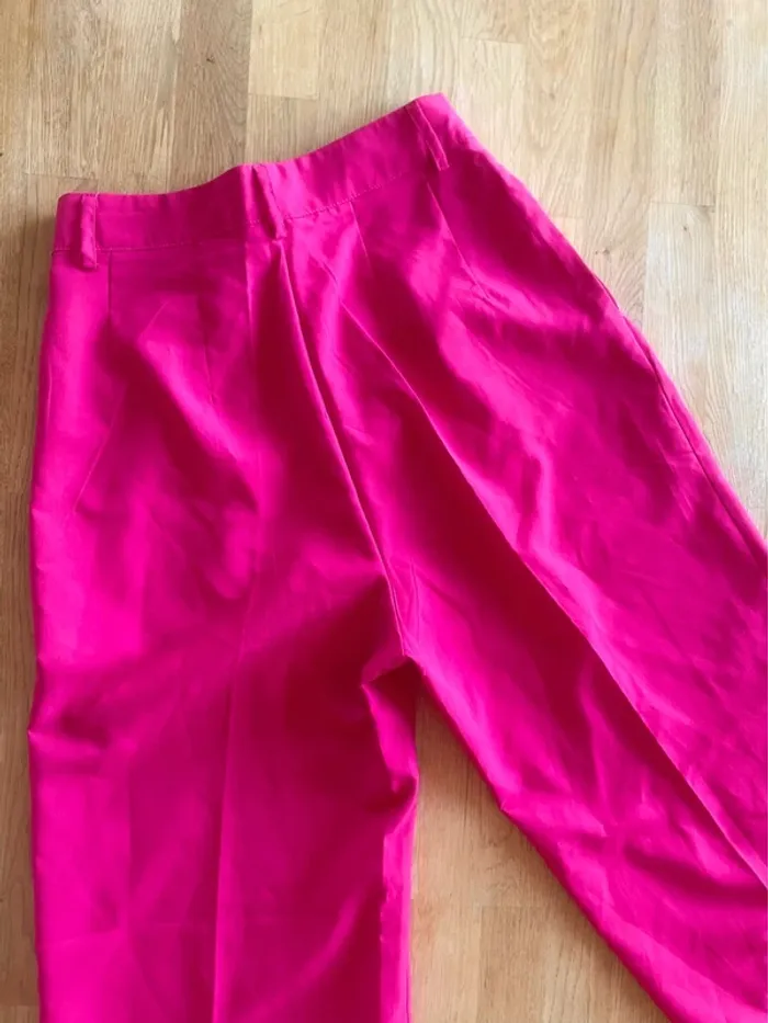 Magnifique pantalon rose fuchsia taille haute jambes larges - photo numéro 5